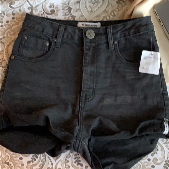 NWT One teaspoon highrise harlots blk denim shorts